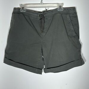 LL Bean Green Shorts Size Large